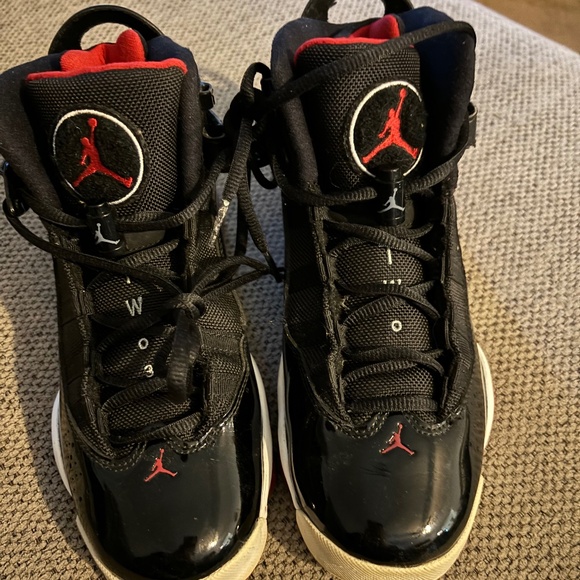 Air Jordan sneakers 6Y two 3 black and red
